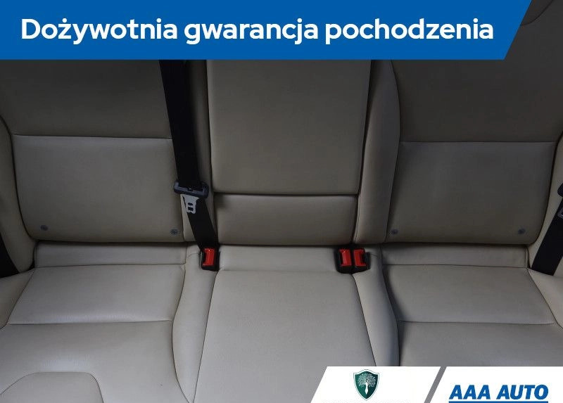 Volvo XC 60 cena 94000 przebieg: 132411, rok produkcji 2015 z Przysucha małe 254